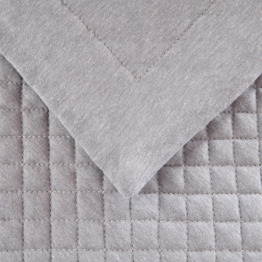 HN850 Mitre Essentials Quilted Waffle Runner Grey