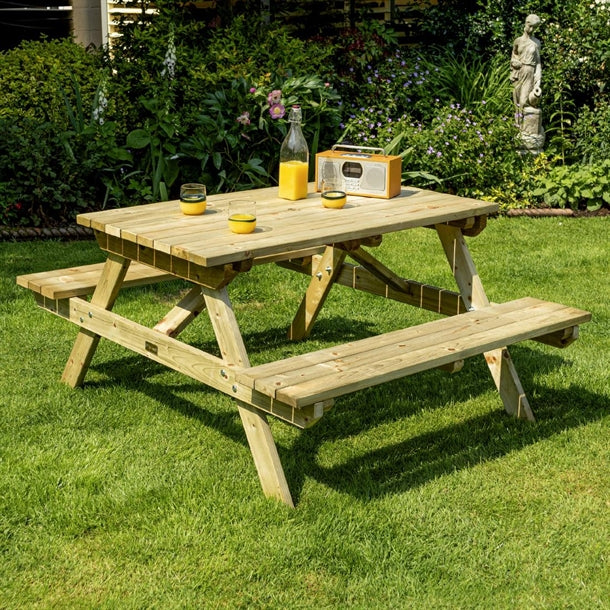 HP887 Rowlinson Picnic Table 4ft