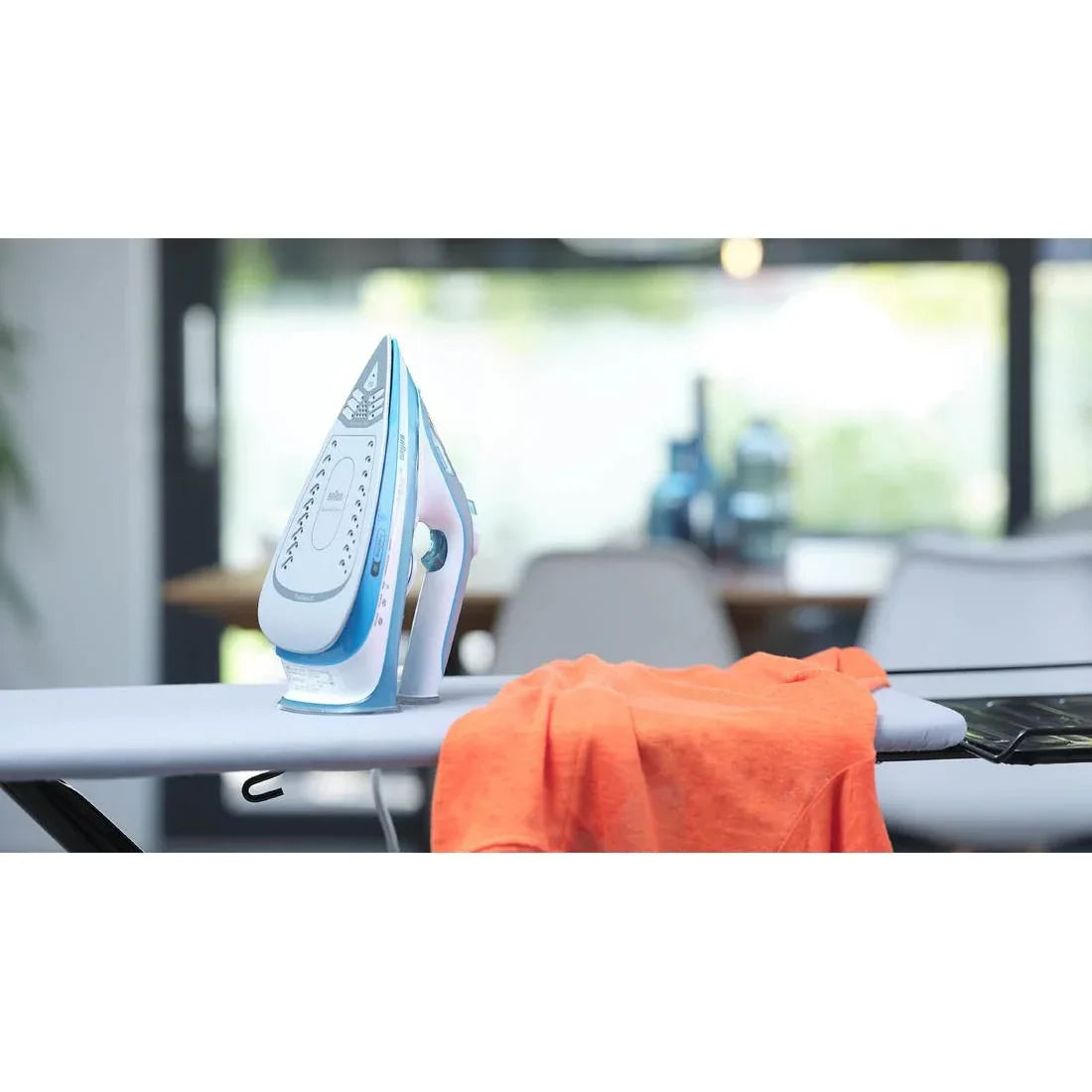 HW204 Braun TexStyle 5 Steam Iron SI5008BL Blue