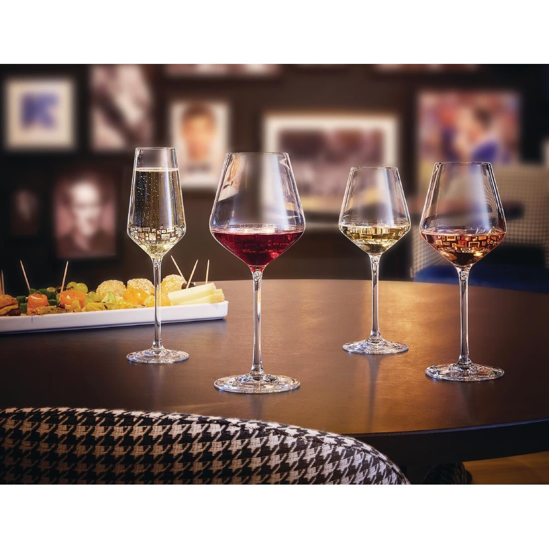 HW230 Arcoroc Distinction Wine Glasses 380ml (Pack of 24)