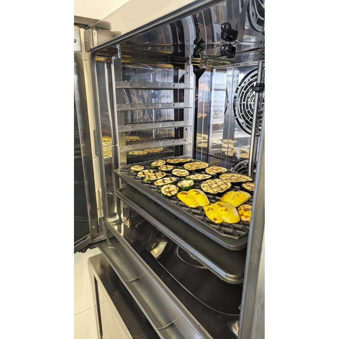 HW236 - AMT Double Sided BBQ Pattern Tray GN 1/1