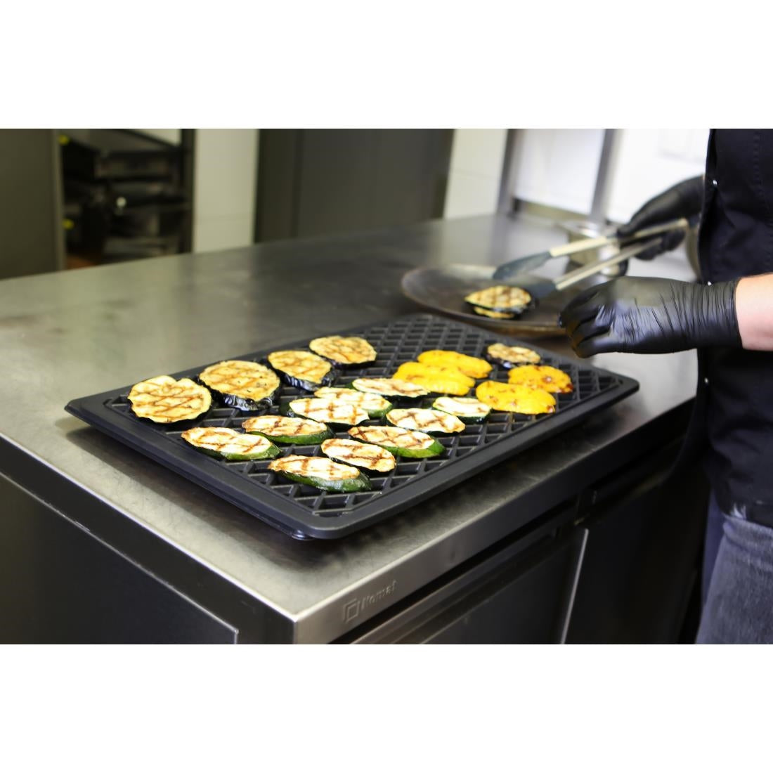 HW236 - AMT Double Sided BBQ Pattern Tray GN 1/1