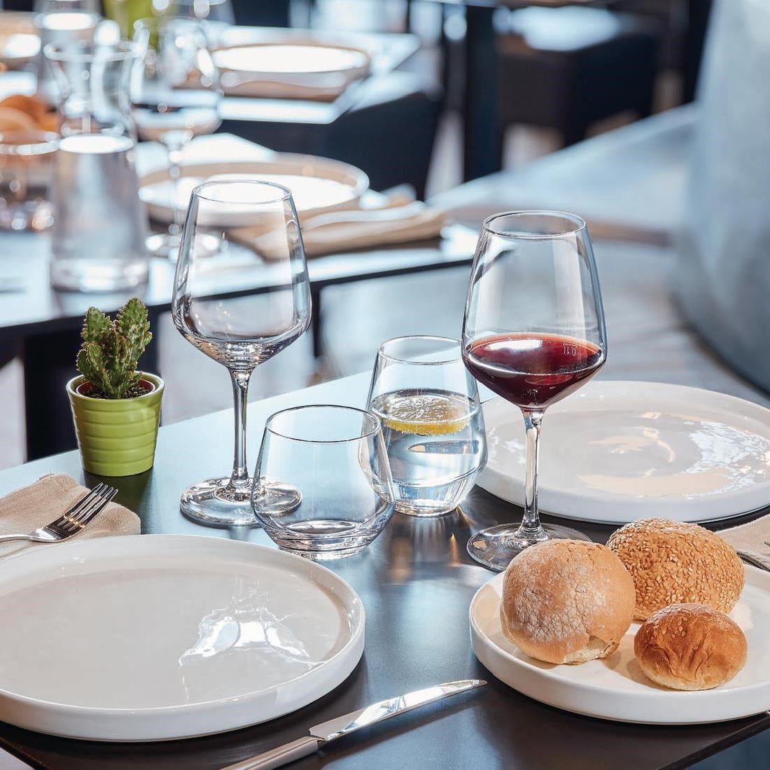 HW251 Arcoroc Vina Juliette Wine Glasses 400ml (Pack of 24)