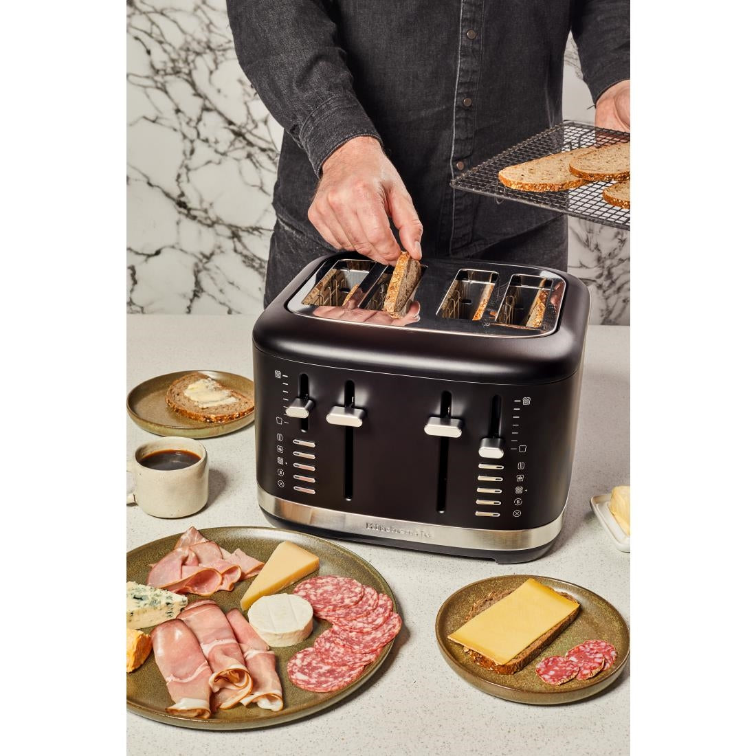 HW787 KitchenAid 4 Slot Manual Toaster Matte Black