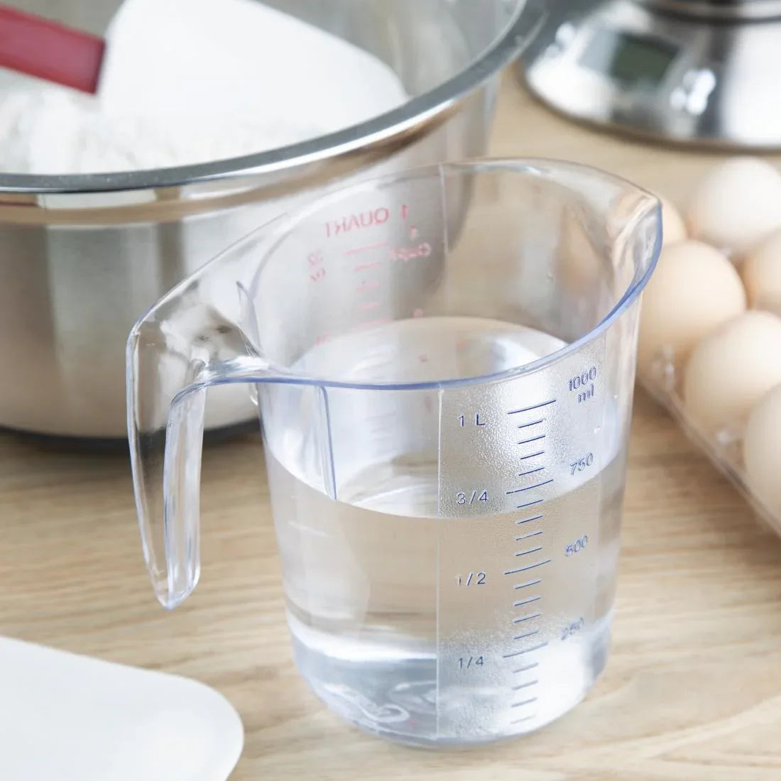 HW977 Vogue Polycarbonate Measuring Jug 1L