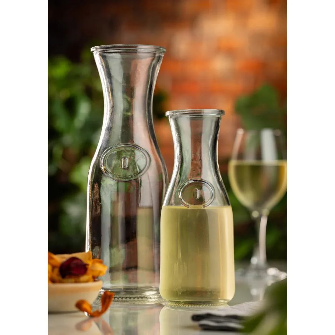 HX372 Utopia Carafes 1Ltr (Pack of 6)