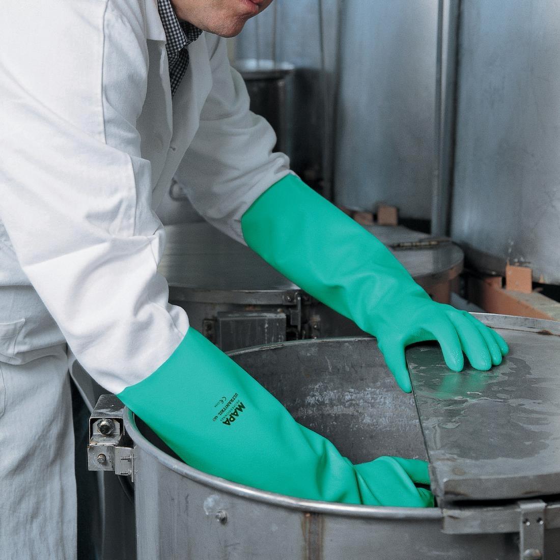 HX950-L Mapa Ultranitril 480 Ultra Long Chemical Handling Gloves Size 9 Large (One Pair)