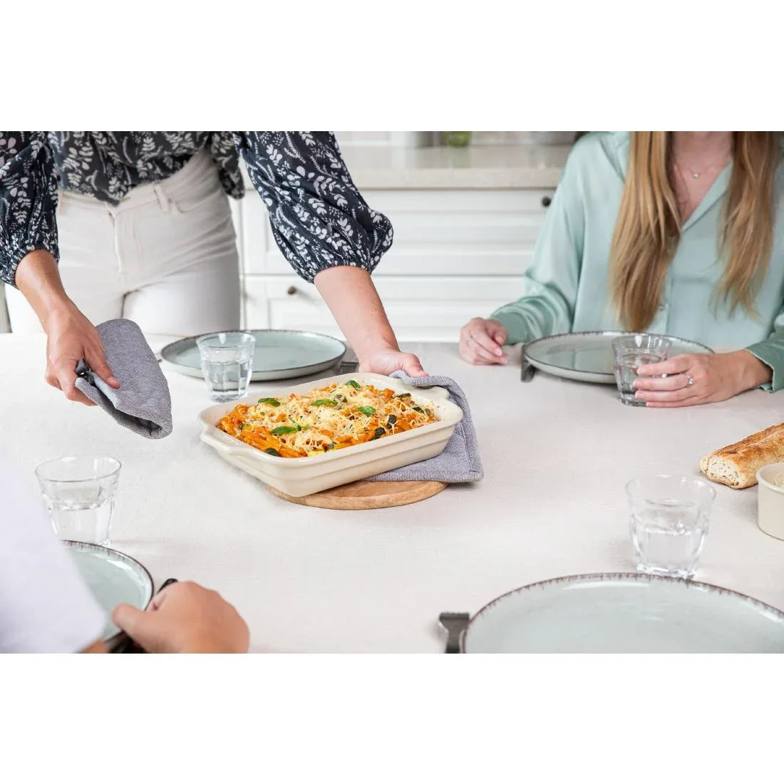 HY003 - Pyrex Ceramic Rectangular Roasting Dish 290x220mm