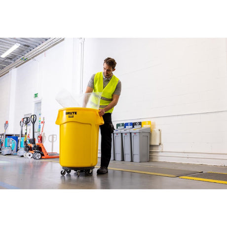 HY028 Rubbermaid BRUTE Container Yellow 167Ltr