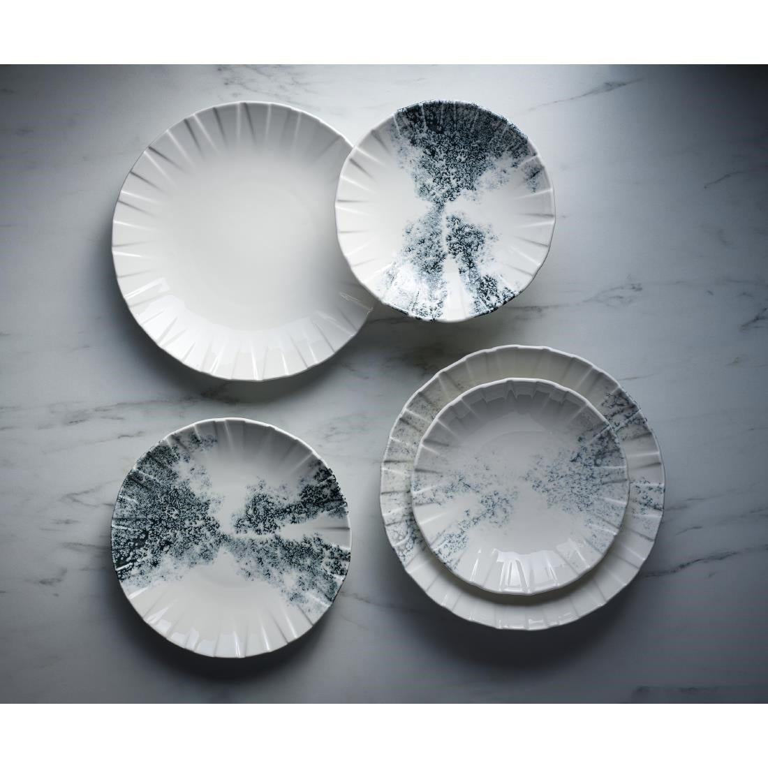 HY926 Churchill Smoke Black Coupe Plates 237mm (Pack of 6)