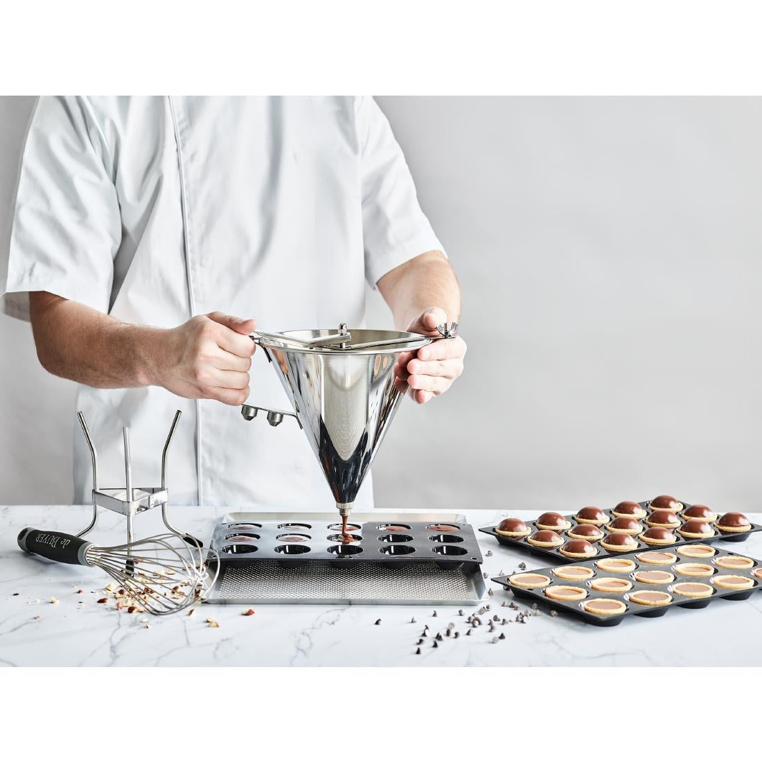 HZ122 De Buyer Automatic Piston Funner Kwik Max 2 Nozzles 3.3ltr