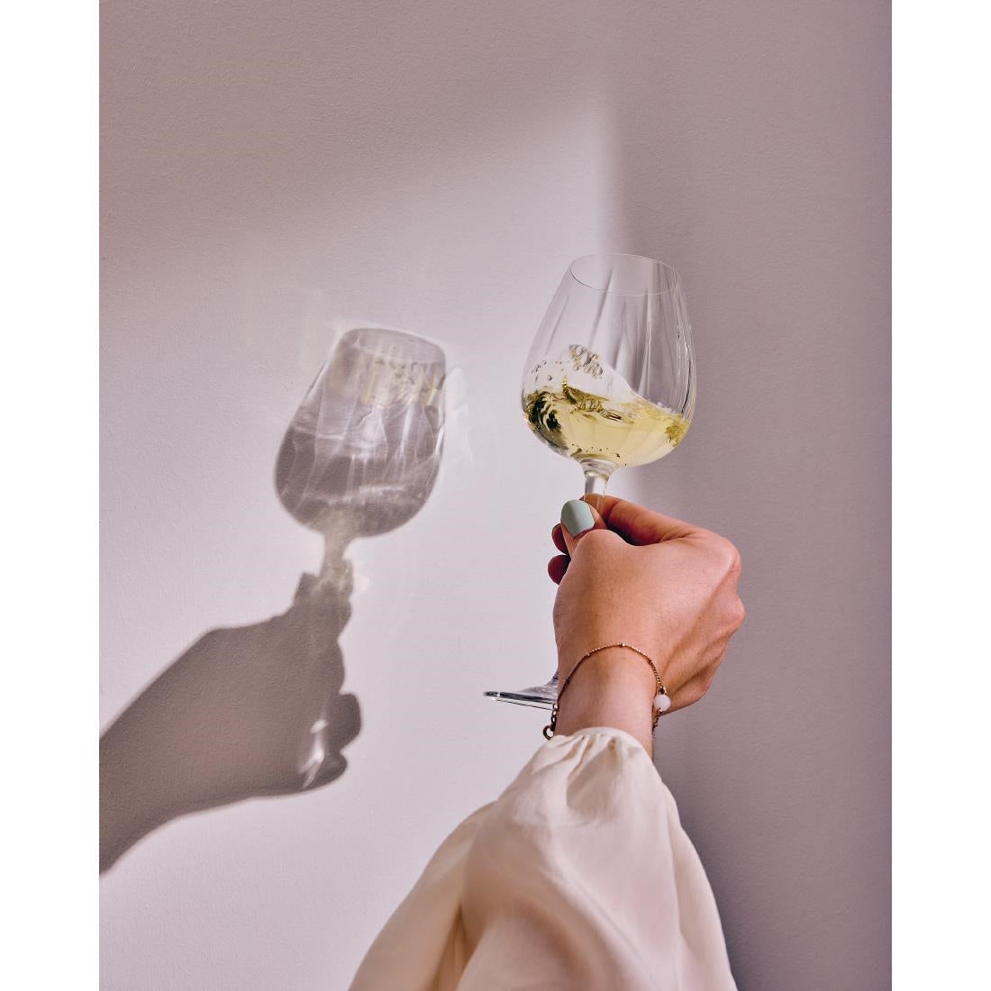 HZ401 Cristal d'Arques Swirly Wine Glasses 350ml (Pack of 8)