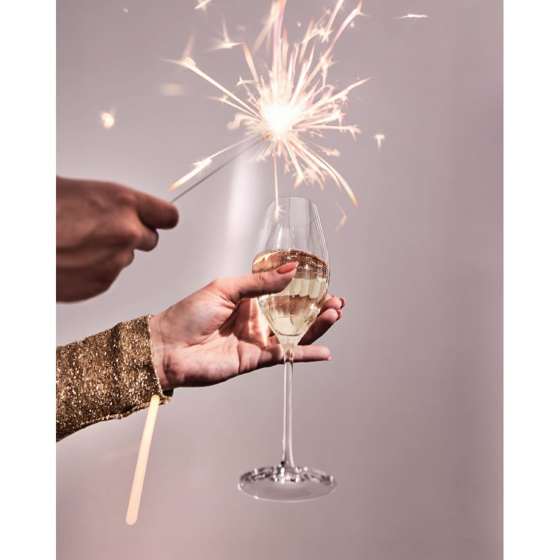 HZ402 Cristal d'Arques Swirly Flute Glasses 240ml (Pack of 8)