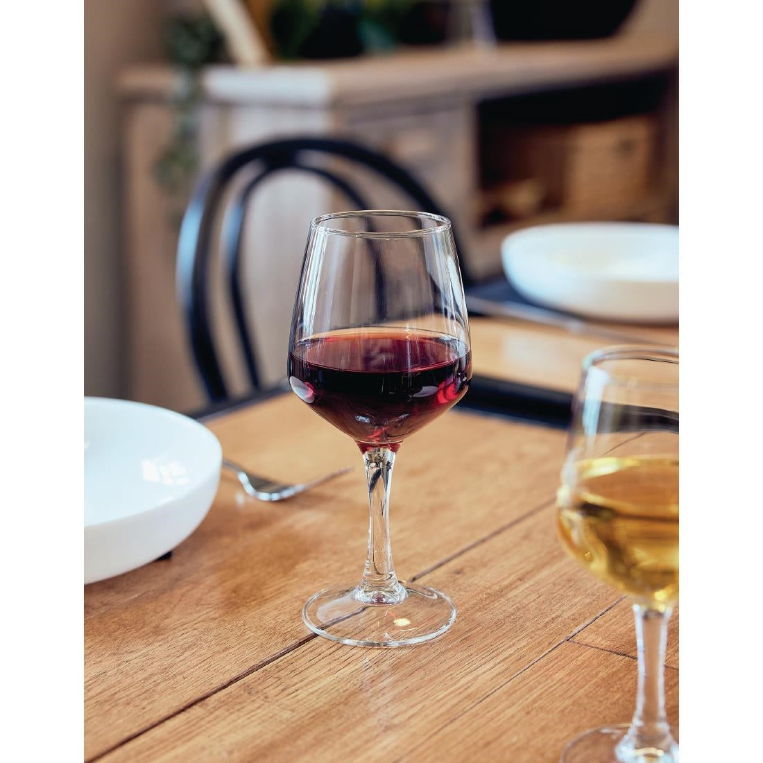 HZ429 Arcoroc Silhouette Wine Glasses 310ml (Pack of 24)