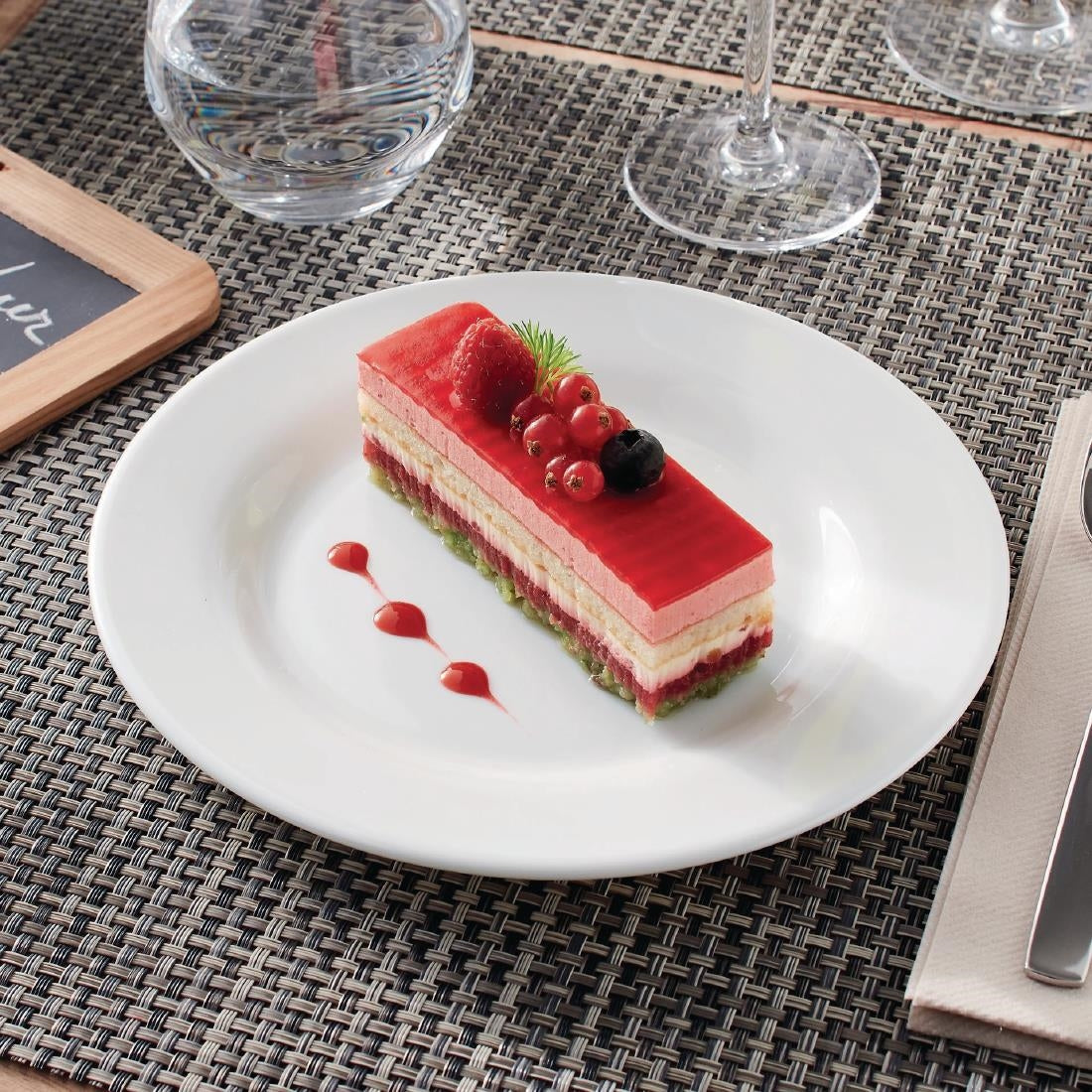 HZ454 Arcoroc Intensity White Plates 205mm (Pack of 24)