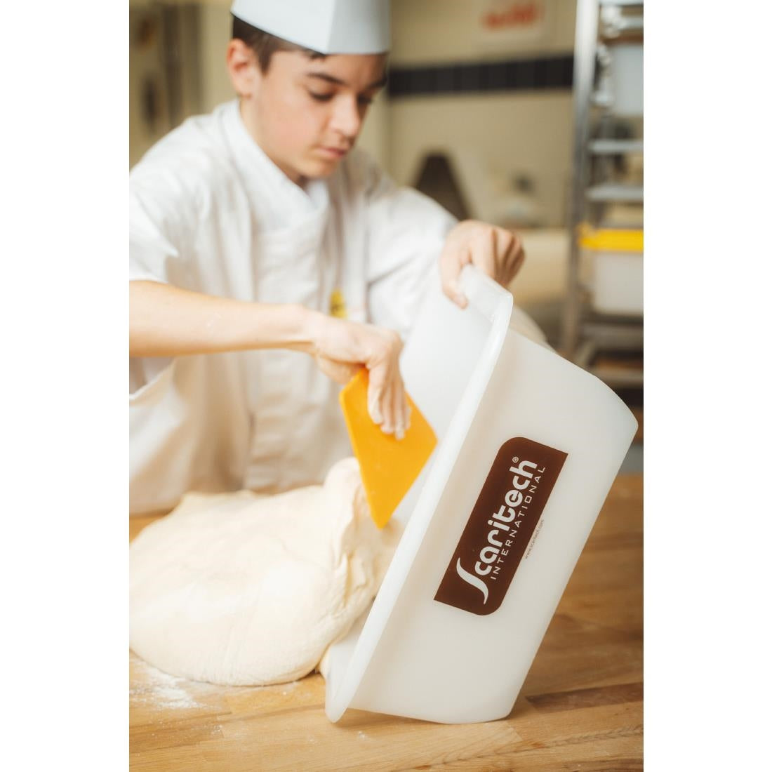 HZ537 - Scaritech Neo White Container 20Ltr