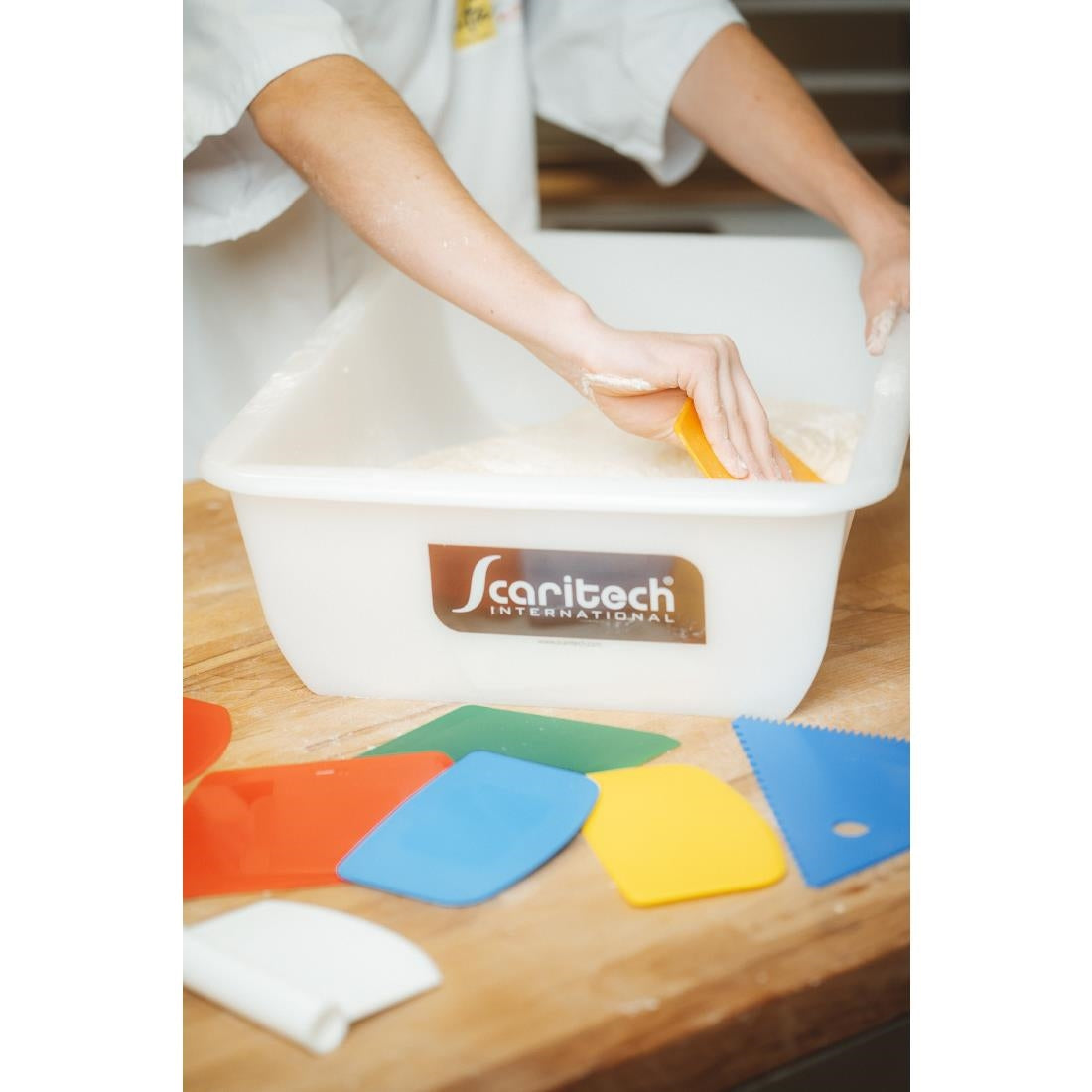 HZ537 - Scaritech Neo White Container 20Ltr