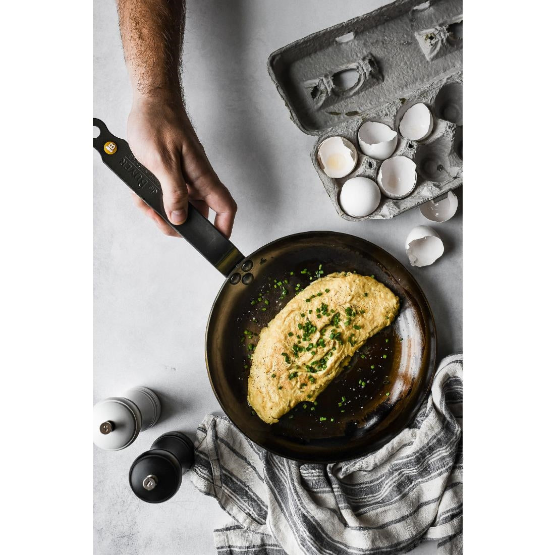 HZ605 - De Buyer Mineral B Omelette Frypan 24cm