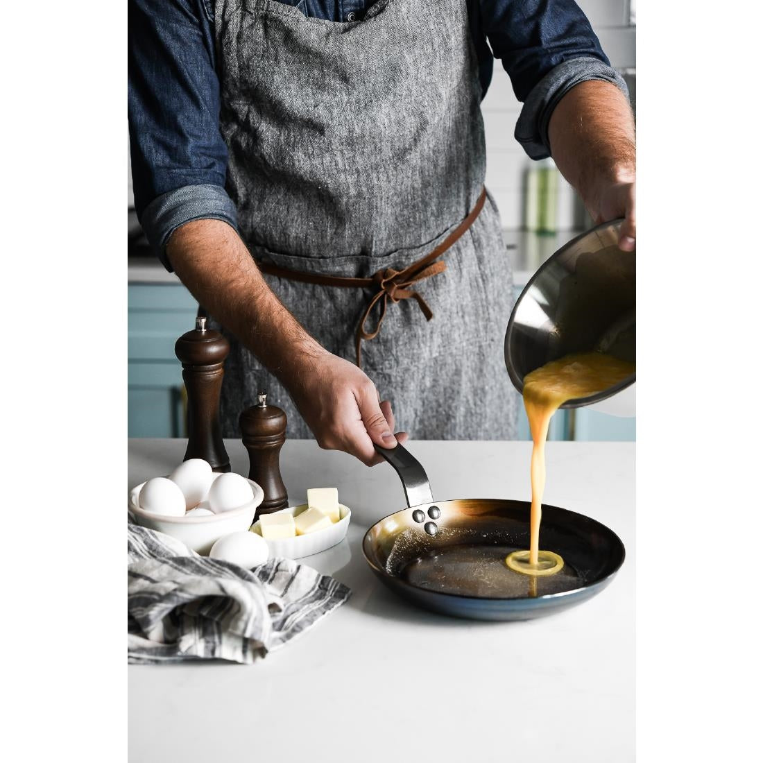 HZ605 - De Buyer Mineral B Omelette Frypan 24cm