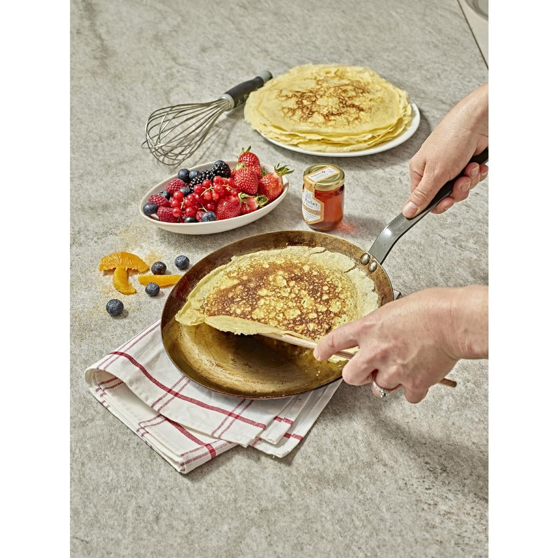 HZ609 - De Buyer Mineral B Steel Round Pancake Pan 26cm