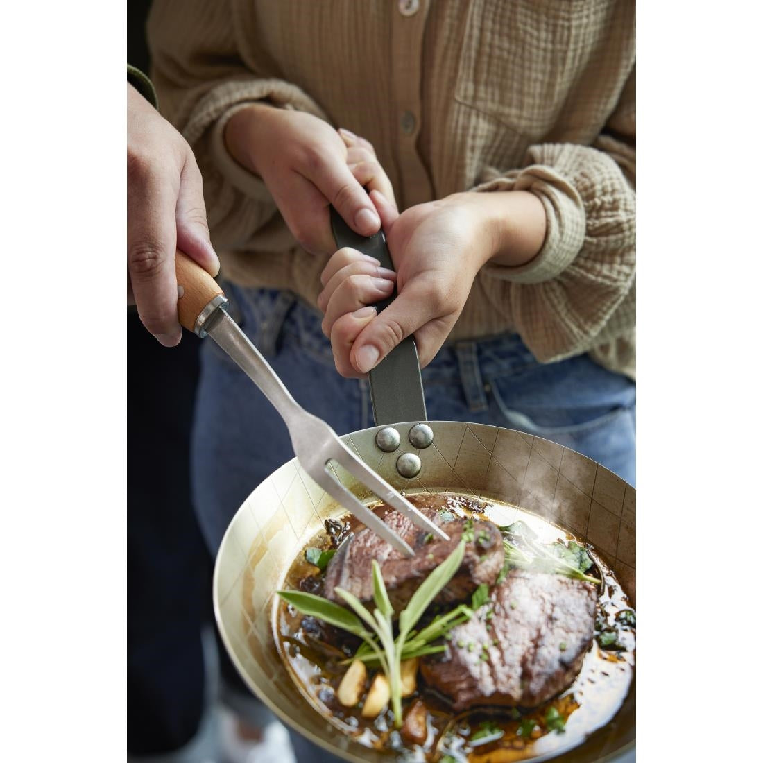 HZ611 - De Buyer Mineral B Steel Steak Frypan 24cm