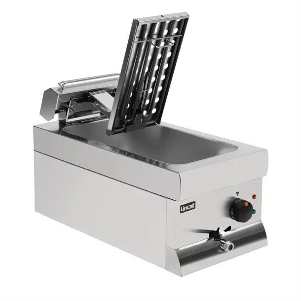 J536 Lincat Single Tank Single Basket Countertop Electric Fryer DF33 3.0kW - JD Catering Equipment Solutions Ltd