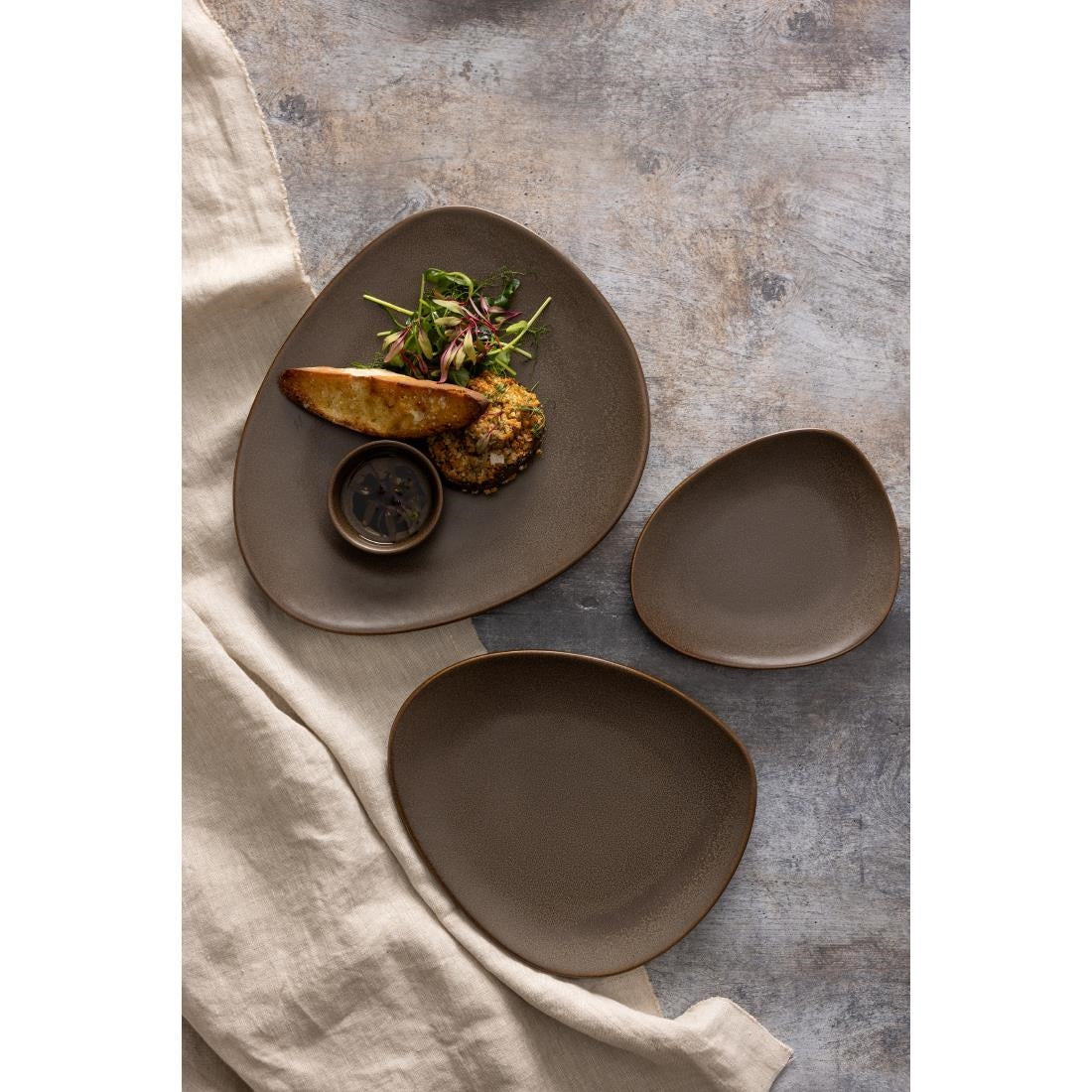 JA556 Olympia Ember Mahogany Triangle Plate - 308x255mm 12" (Box 4)