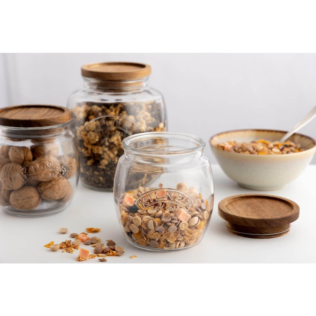 JA603 - Kilner Universal Jar with Acacia Wooden Lid 850ml