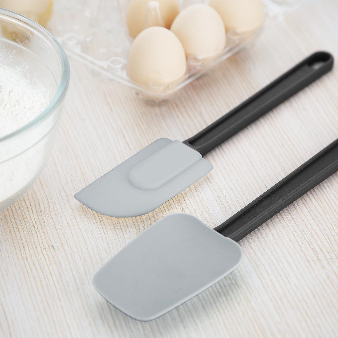 JA901 Nisbets Essentials High Heat Spatula 9 1/2"