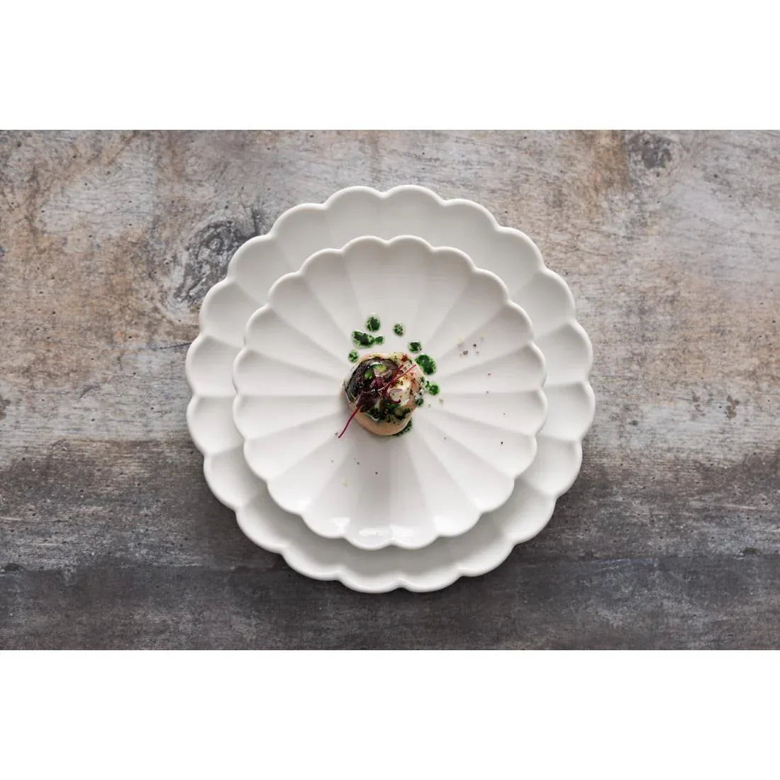 JB393 Olympia Bloom White Scalloped Plate - 175x20mm 7" (Box 6)