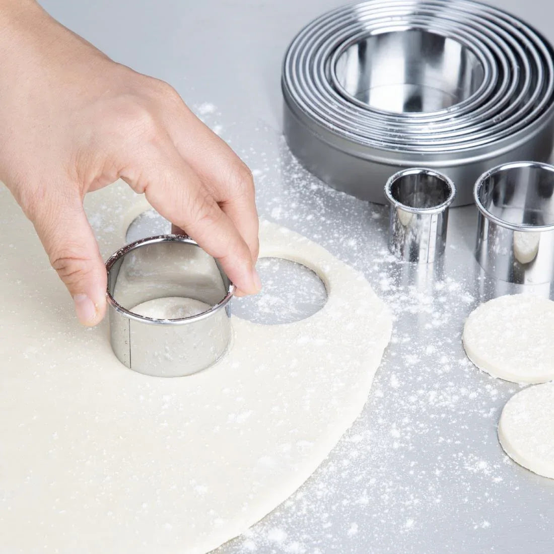 JB551 Vogue Stainless Steel Round Plain Cutters (Set 12)
