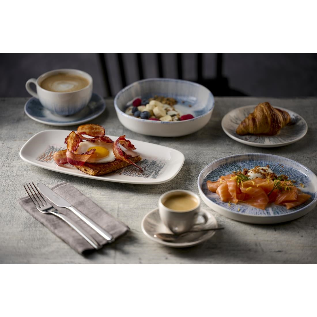 JC707 Lyra Pink Oblong Plate - 298x152mm (Pack 12) (Direct)