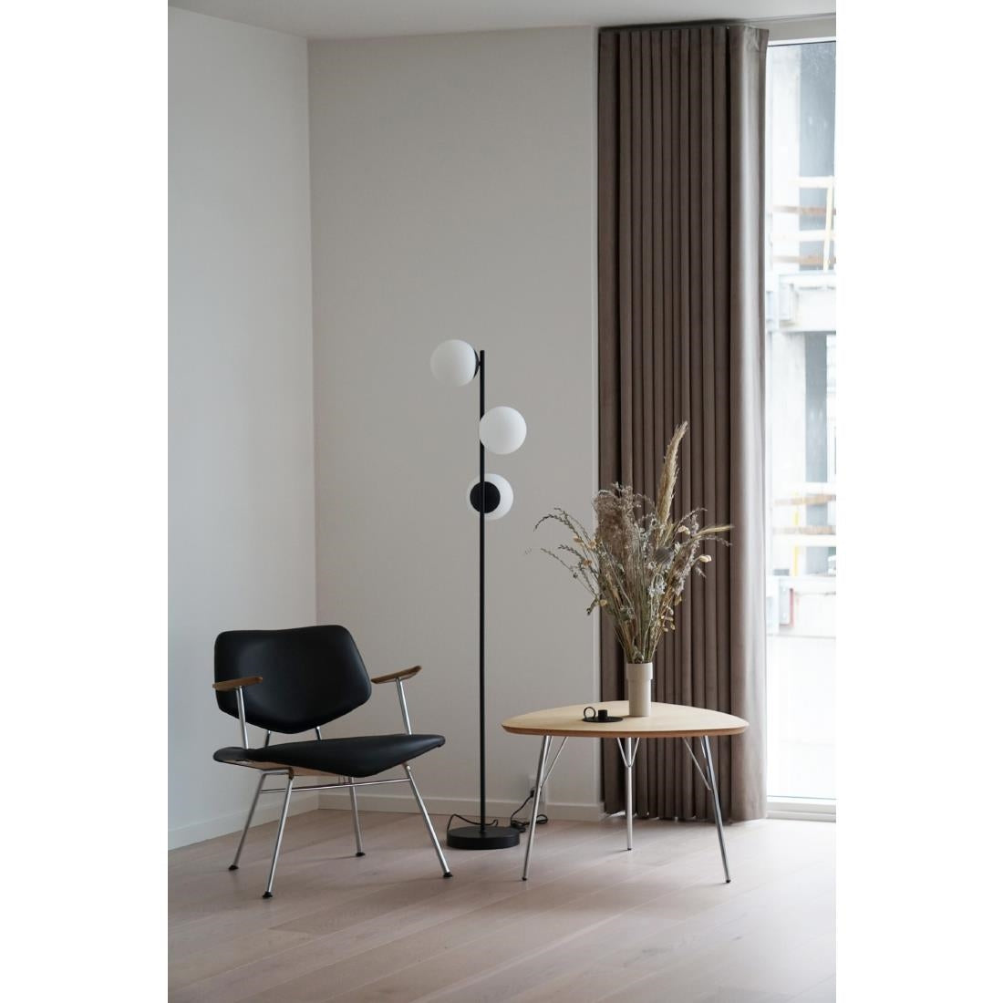 JE791 Nordlux Lilly Indoor Floor Lamp Black (Direct)