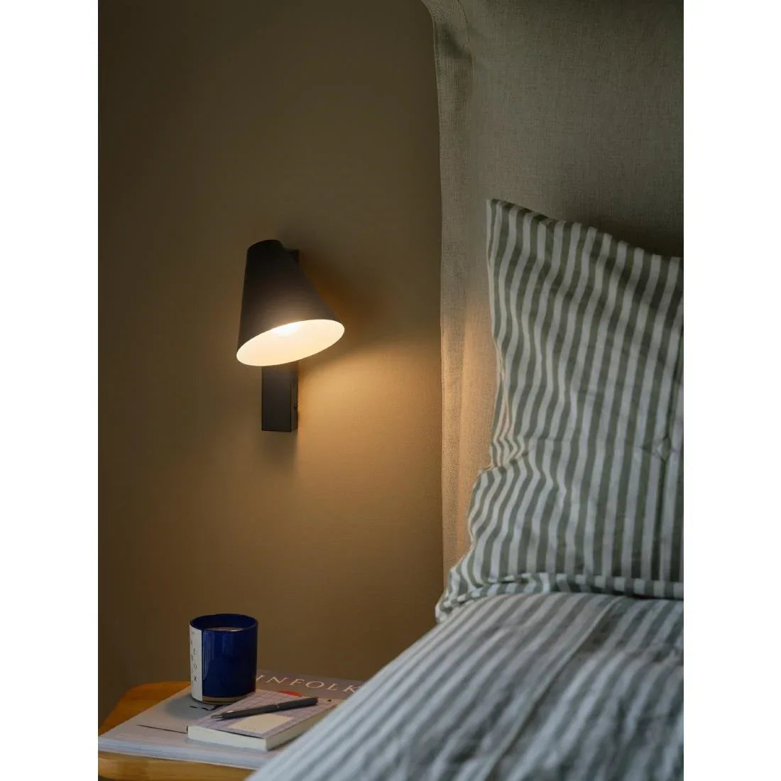 JE869 Nordlux Wilmer Indoor Wall Light Black (Direct)