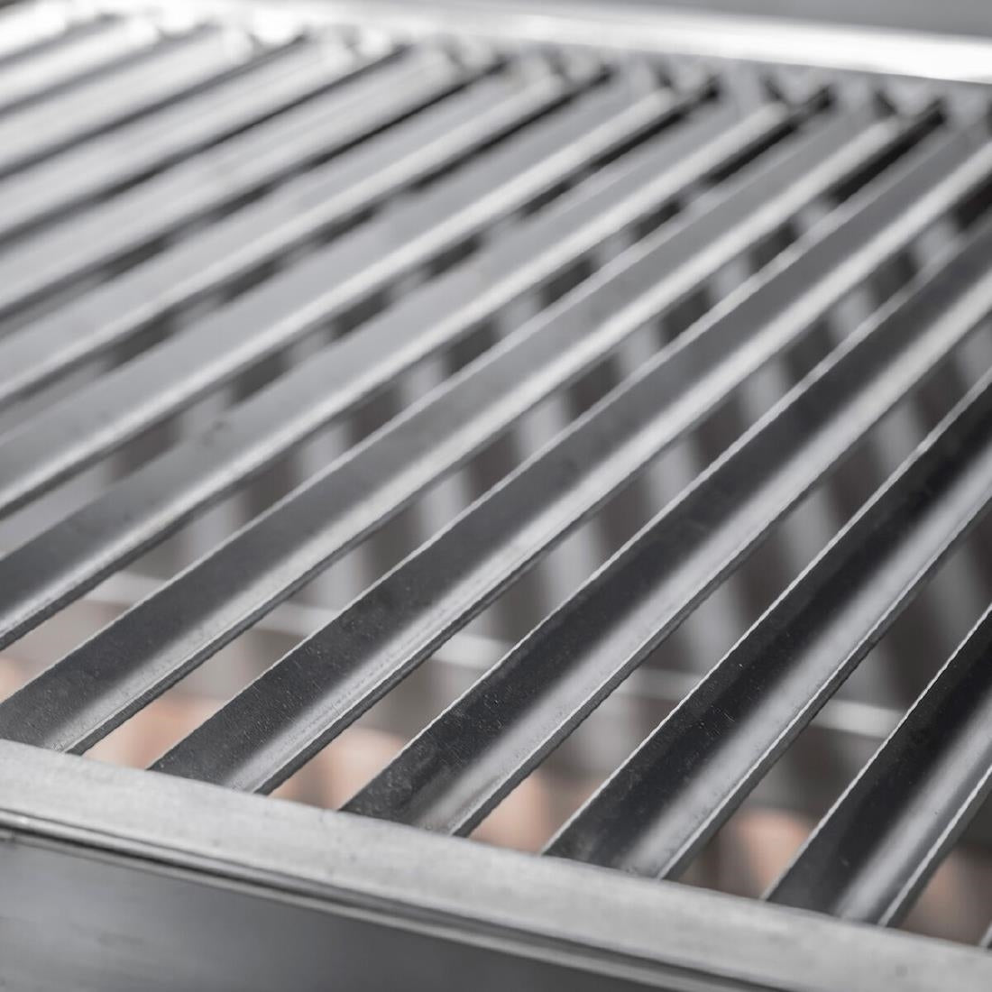 JE925 Pujadas Open Grill With V-Shaped Bars And Mobile Cabinet (Direct)