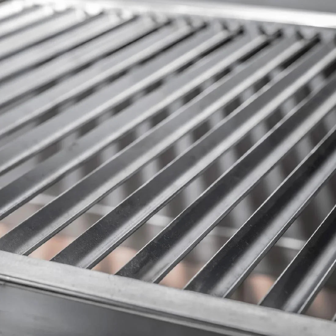 JE926 Pujadas Countertop Open Grill With V-Shaped Bars And Refractory Base (Direct)