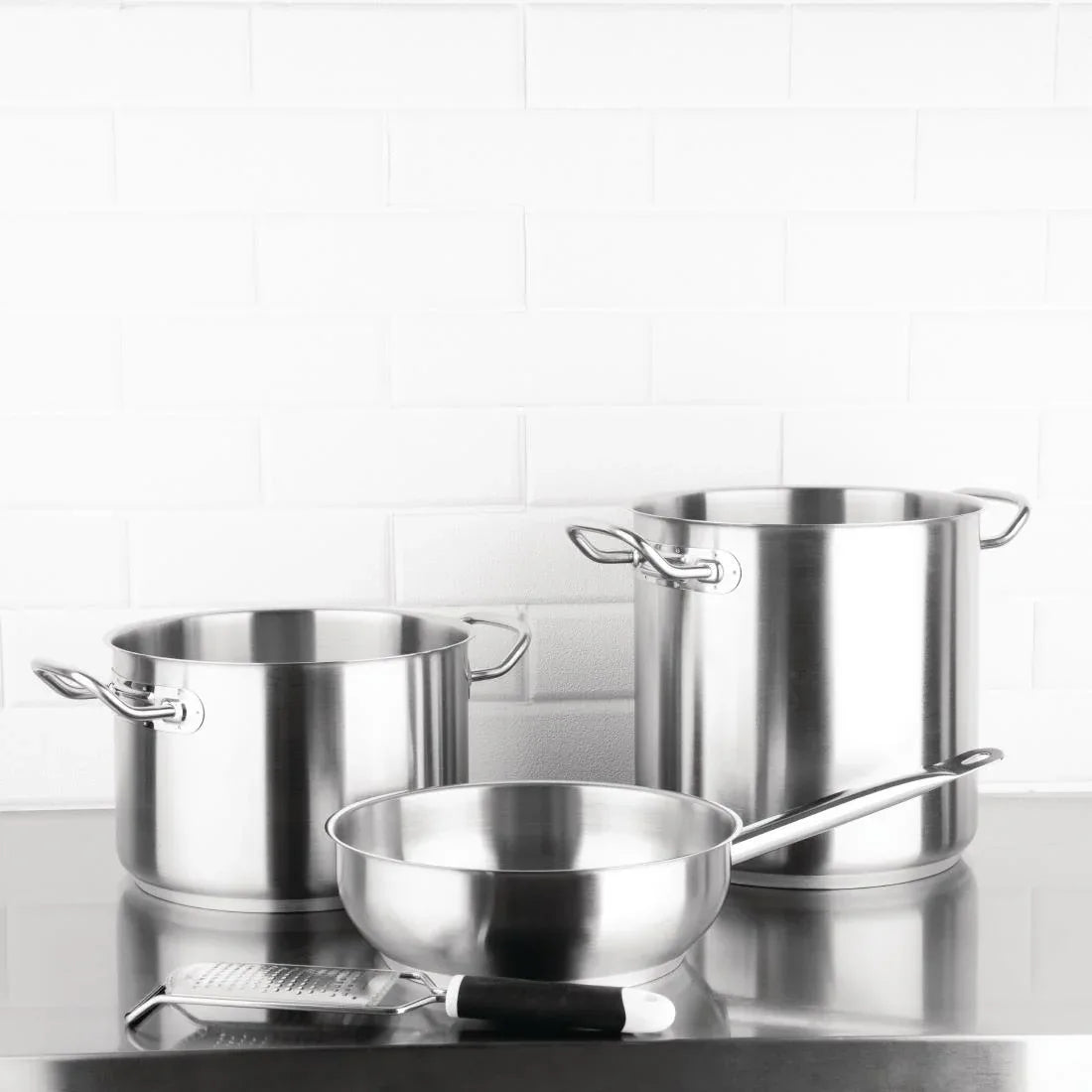 M923 Vogue Stainless Steel Saute Pan 240mm - JD Catering Equipment Solutions Ltd