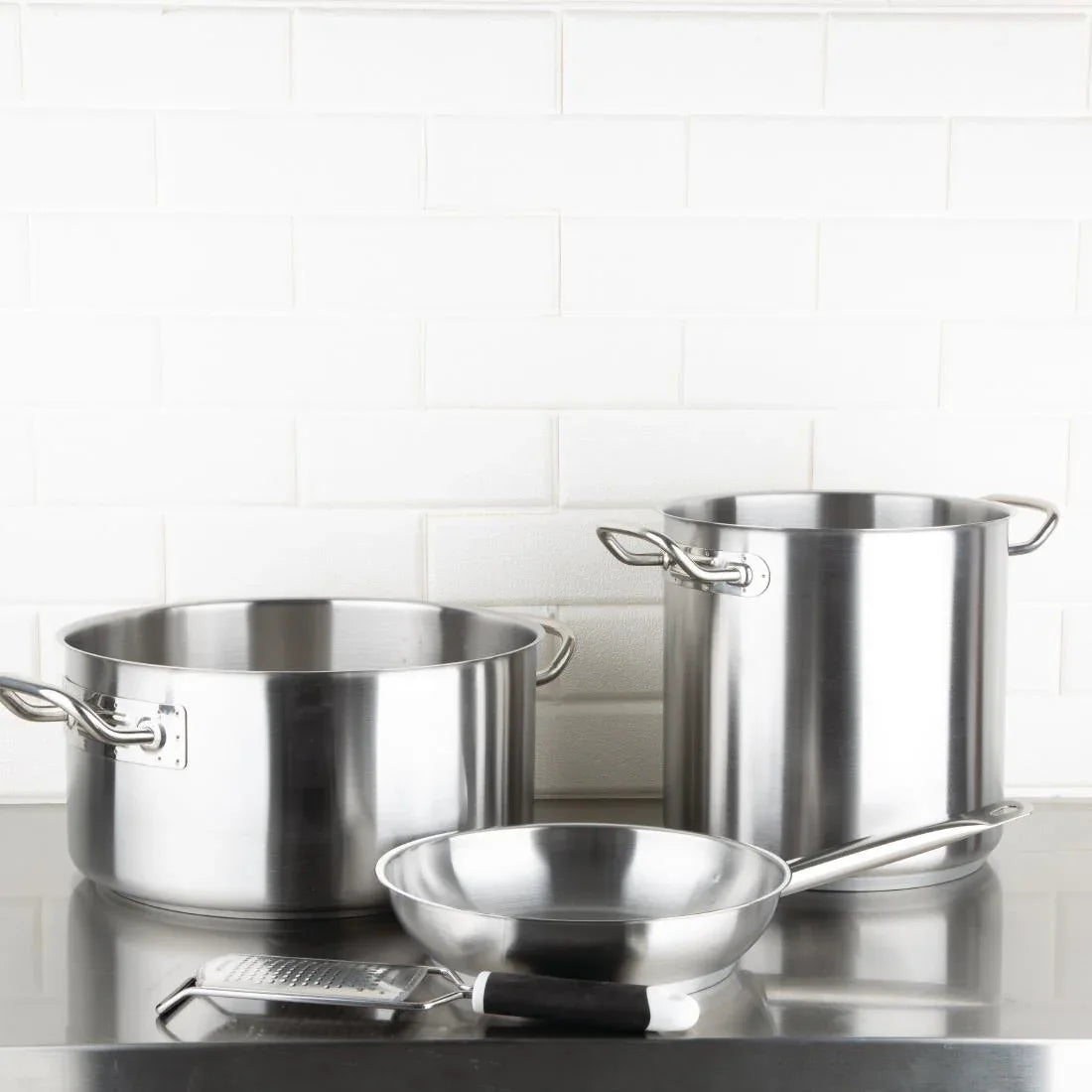 M925 Vogue Stainless Steel Induction Frying Pan 240mm - JD Catering Equipment Solutions Ltd
