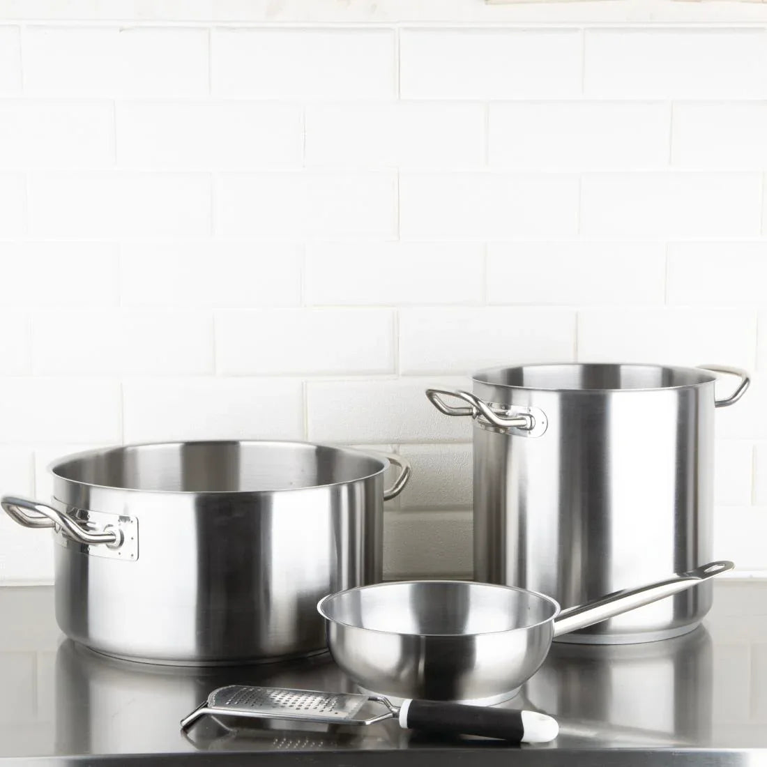 M942 Vogue Stainless Steel Stew pan 12.5Ltr - JD Catering Equipment Solutions Ltd