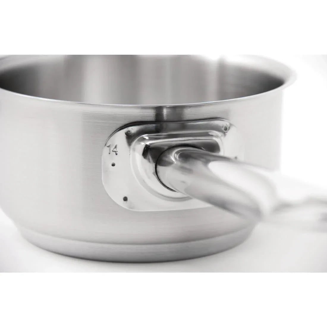 M946 Vogue Stainless Steel Saucepan 8Ltr - JD Catering Equipment Solutions Ltd