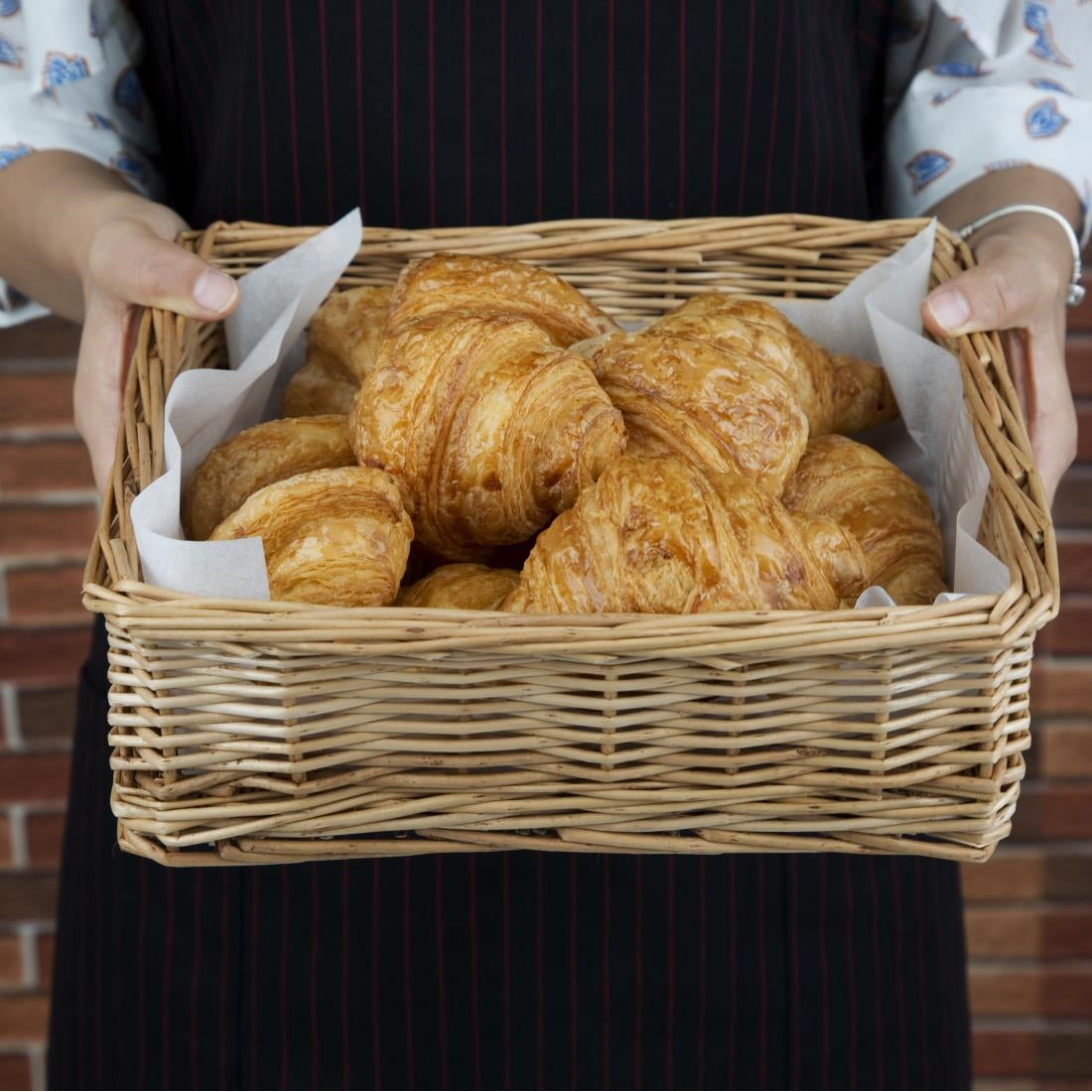 P765 Willow Square Table Basket