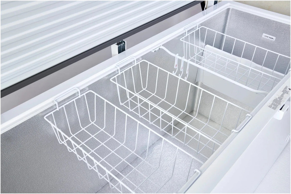 Sterling Pro Green SPC570SS Chest Freezer/Chiller/Fridge with Stainless Steel Lid Litres 572 - JD Catering Equipment Solutions Ltd