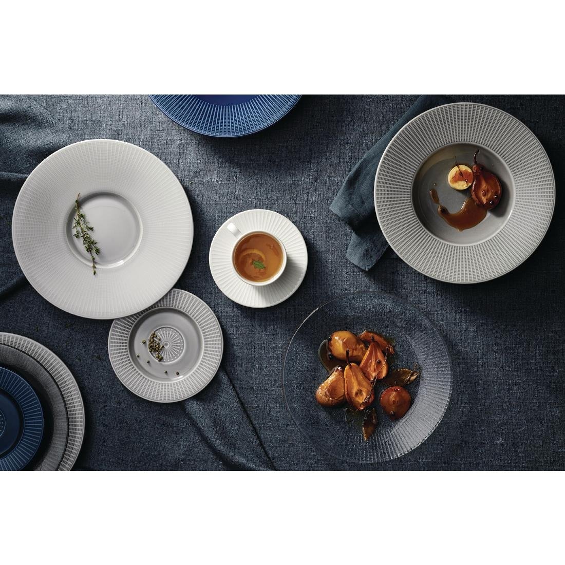VV1803 Steelite Willow Azure Gourmet Plates Small Well Blue 285mm (Pack of 6)