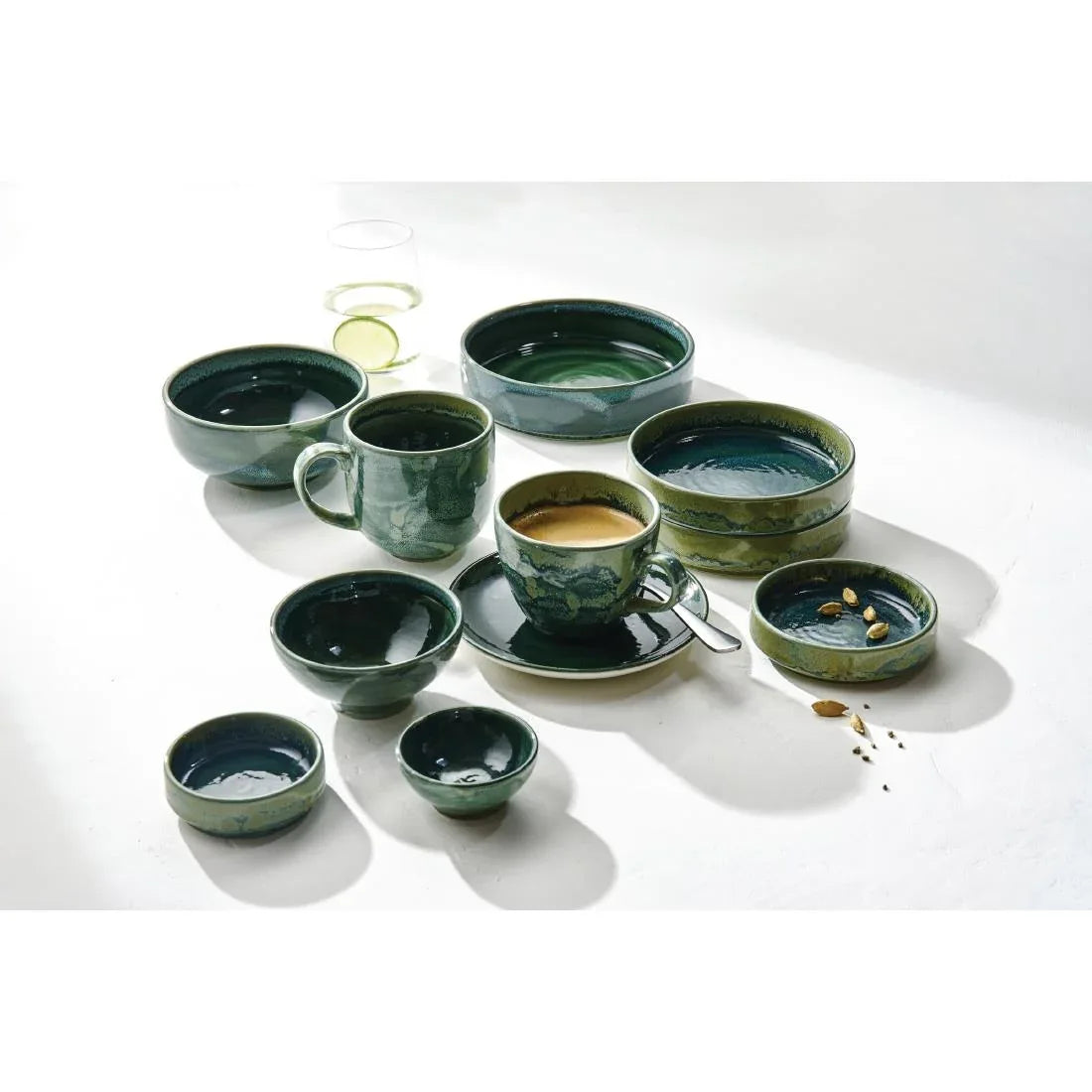 VV2519 Steelite Aurora Vesuvius Burnt Emerald Round Stacking Trays 203mm (Pack of 12) - JD Catering Equipment Solutions Ltd