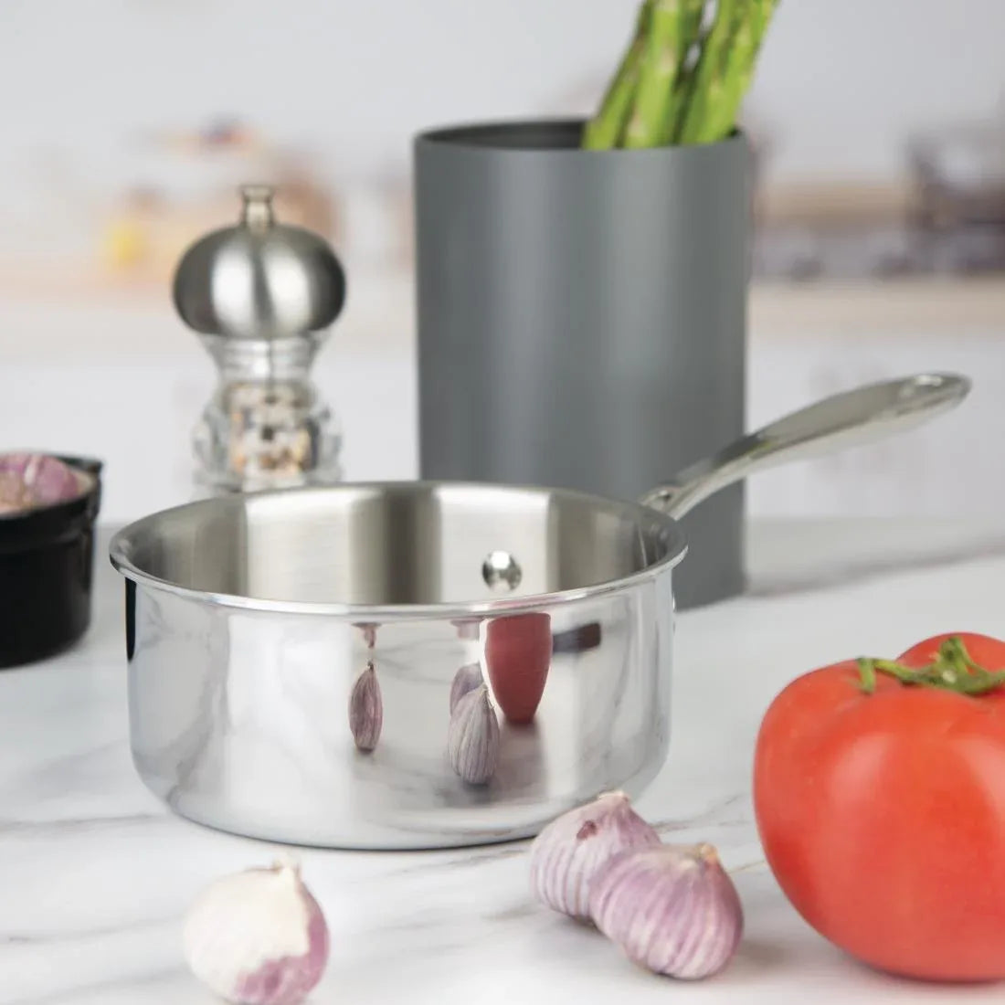 Y244 Vogue Tri Wall Saucepan 900ml - JD Catering Equipment Solutions Ltd