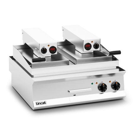 OE8210/FR - Lincat Opus 800 Electric Counter-top Clam Griddle - 1 x Flat Plate; 1 x Ribbed Plate - W 800 mm - 17.2 kW