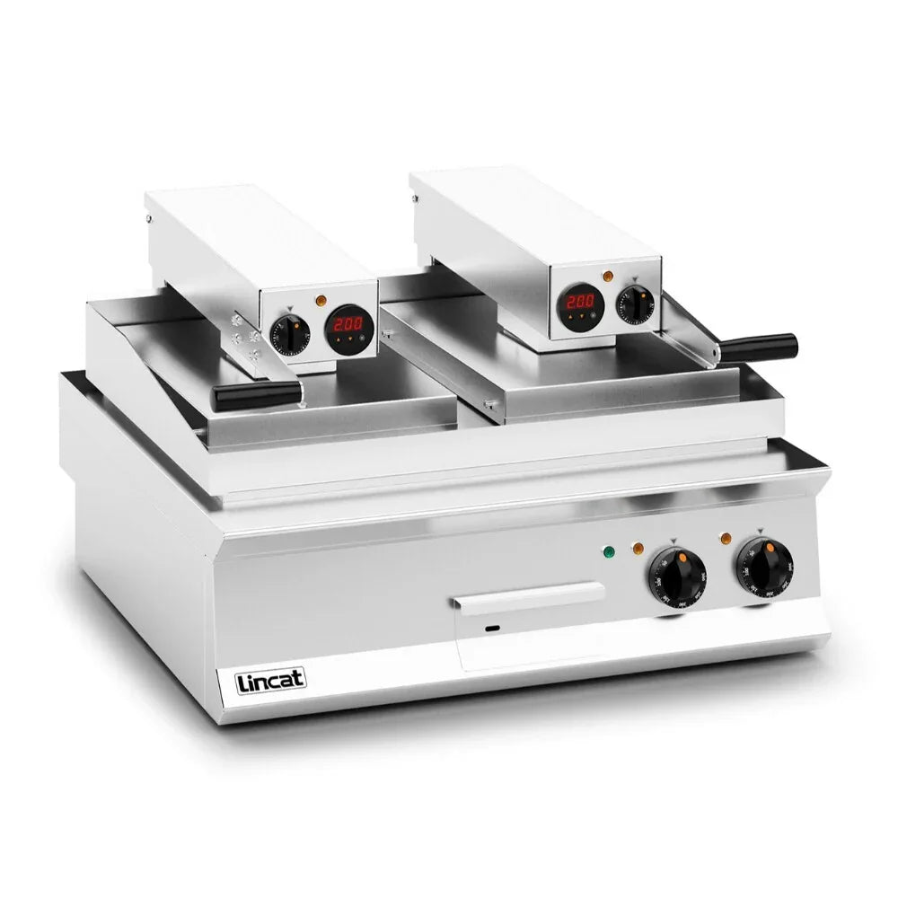OE8210/FR - Lincat Opus 800 Electric Counter-top Clam Griddle - 1 x Flat Plate; 1 x Ribbed Plate - W 800 mm - 17.2 kW - JD Catering Equipment Solutions Ltd