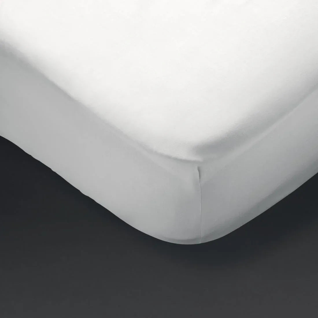 GT826 Mitre Essentials Pyramid Fitted Sheet White Single - JD Catering Equipment Solutions Ltd