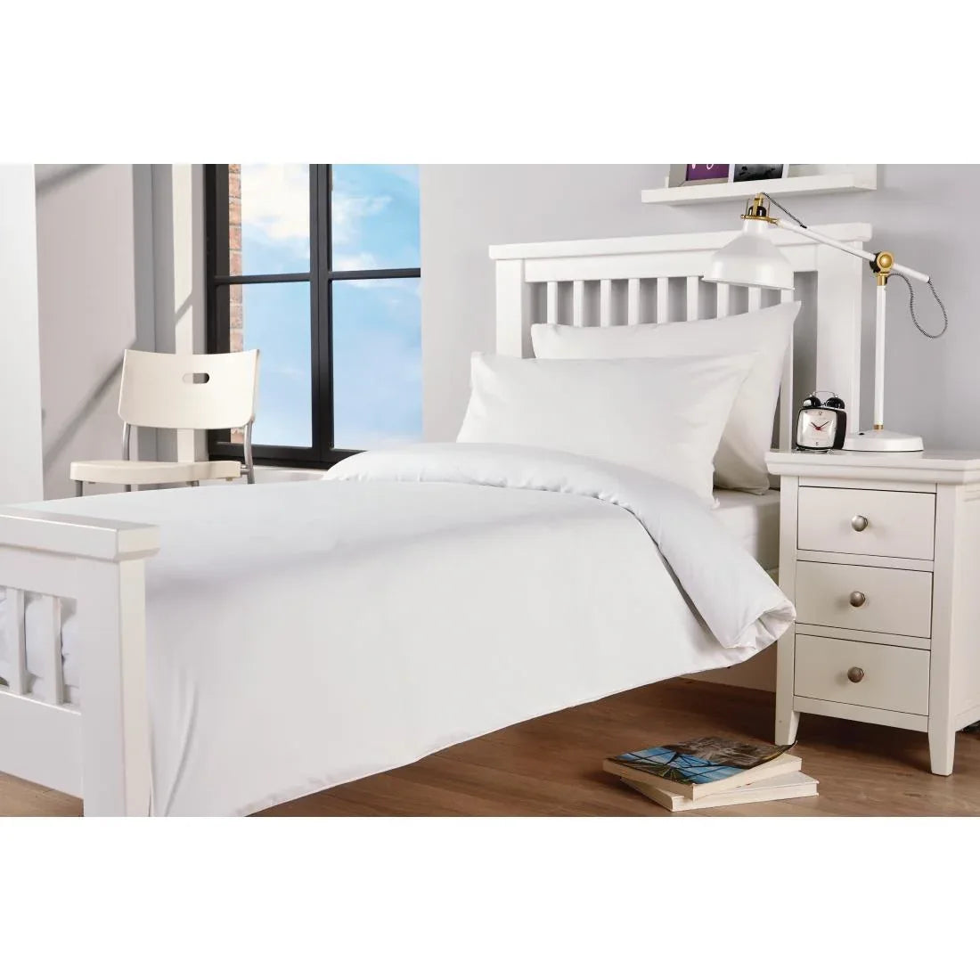 GT870 Mitre Essentials Spectrum Duvet Cover White Single - JD Catering Equipment Solutions Ltd