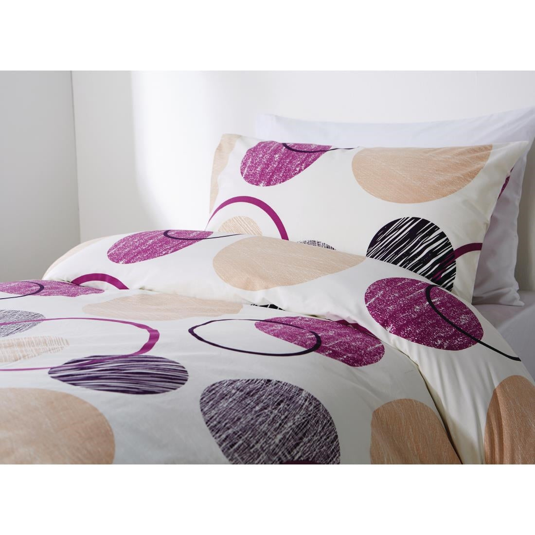 GU323 Mitre Essentials Eclipse Double Duvet Cover Purple